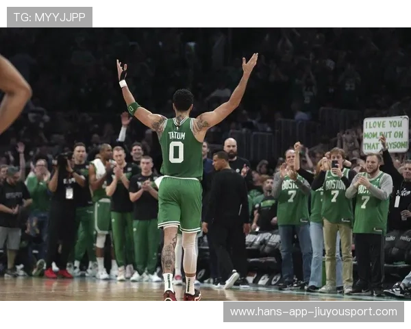 塔图姆反身折叠扣篮引爆波士顿,凯尔特人豪取赛季十连胜 塔图姆反身折叠扣篮引爆波士顿,凯尔特人豪取赛季十连胜