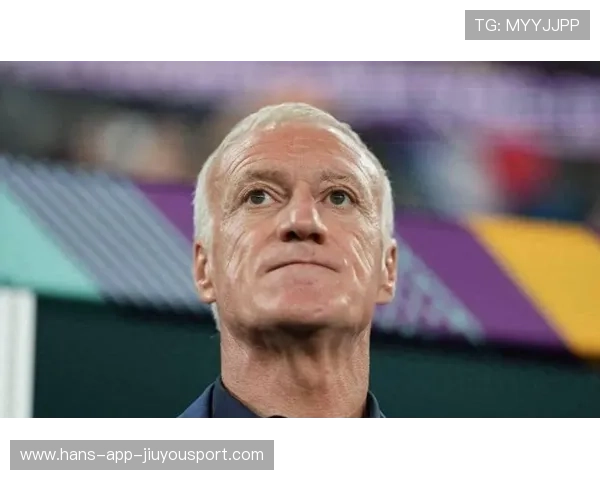 帕瓦尔禁区外重炮轰门,皮球击中后卫身体后产生折射入网 帕瓦尔禁区外重炮轰门,皮球击中后卫身体后产生折射入网